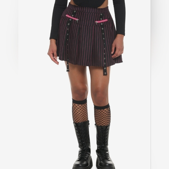 Hot Topic Skirts Hot Topic Black With Pink Pinstripes Grommet And